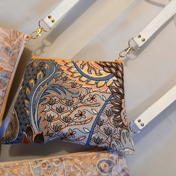 New Make-Up Cosmetics Toiletries Travel Satin Bags Hanging Wristlet Florals - Picture 6 of 16